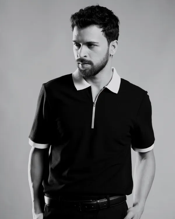 Black_Polyester_Contrast_Zipper_Performance_Polo_T-Shirt_For_Men