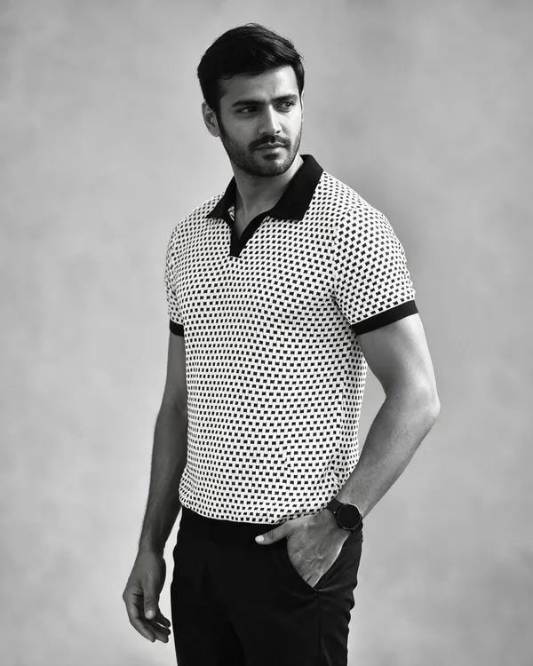 Black-White_Cotton_Dotted_Flat_Knit_Polo_T-Shirt_For_Men