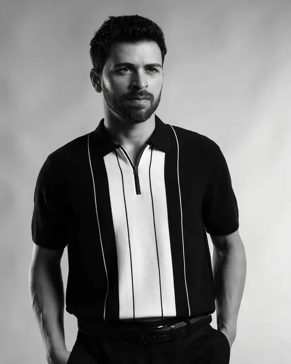 Black-White_Cotton_Flat_Knit_Polo_T-Shirt_For_Men