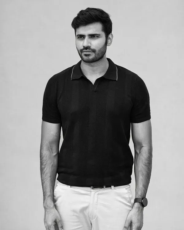 Black_Cotton_Textured_Flat_Knit_Polo_T-Shirt_For_Men
