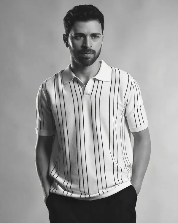 White_Cotton_Vertical_Striped_Flat_Knit_Polo_T-Shirt_For_Men