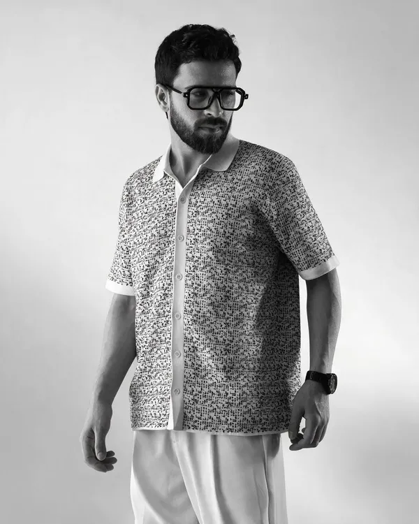Black-White_Cotton_Mosaic_Flat_Knit_Half_Sleeve_Shirt_For_Men