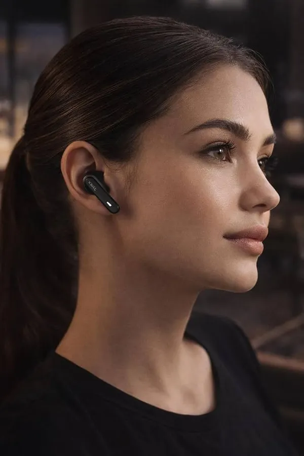Black_True_Wireless_In-Ear_Earbuds_With_Charging_Case