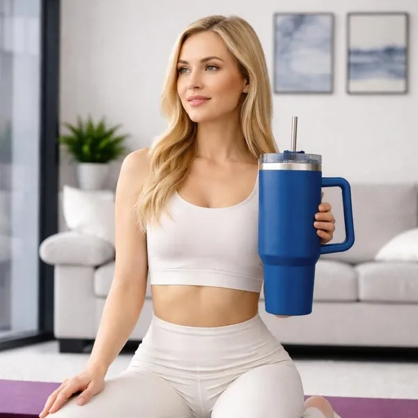 Stainless_Steel_Travel_Tumbler_With_Handle