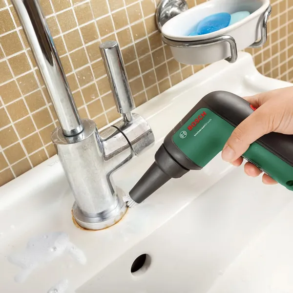 Green_Cordless_Electric_Spin_Scrubber_With_Cleaning_Accessories