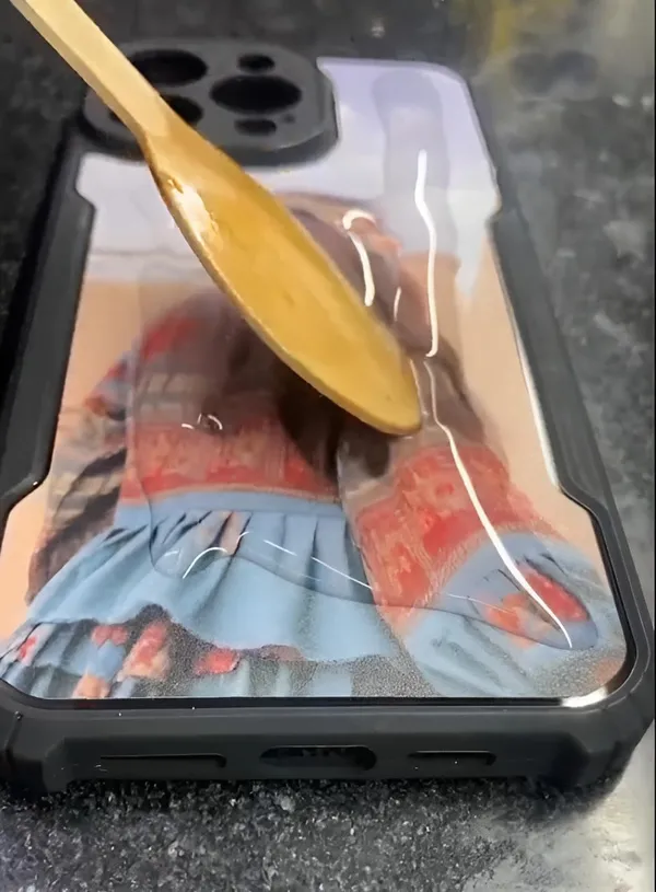 Resin_Mobile_Cover_With_Keychain