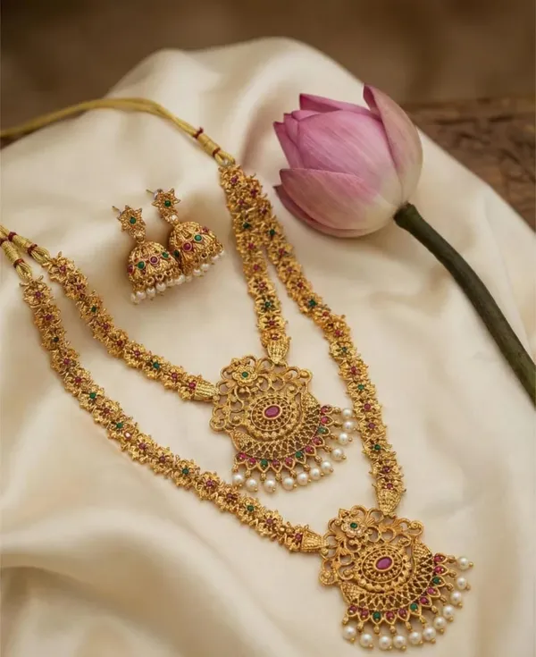 Temple_Necklace_Set_With_Jhumka_Earrings