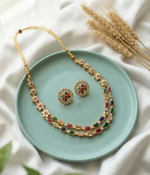 Gold_Plated_Kundan_Stone_Necklace_Set_With_Earrings