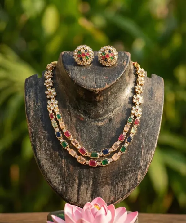 Gold_Plated_Kundan_Stone_Necklace_Set_With_Earrings