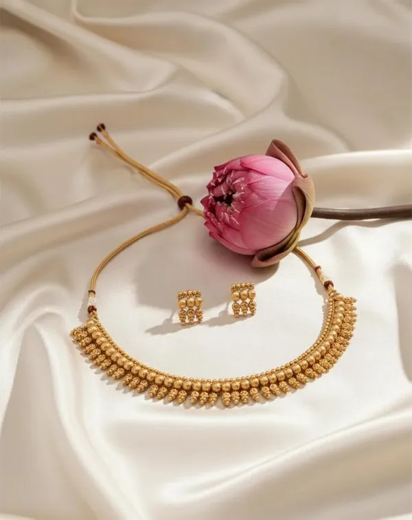 Temple_Jewelry_Set_With_Necklace_And_Jhumka_Earrings
