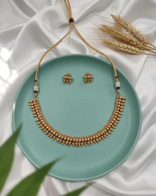 Temple_Jewelry_Set_With_Necklace_And_Jhumka_Earrings
