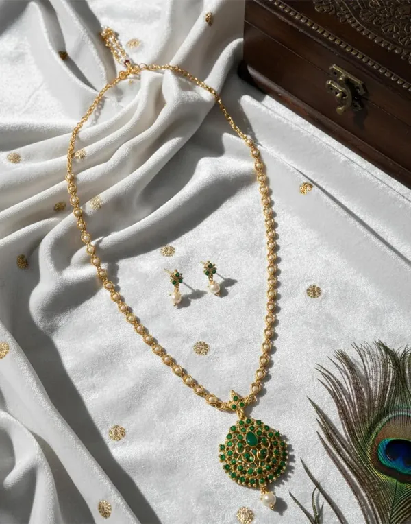 Temple_Stone_Pearl_Necklace_And_Earrings_Set