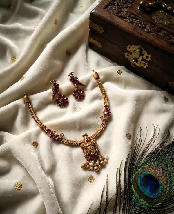 Temple_Jewelry_Necklace_And_Earrings_Set