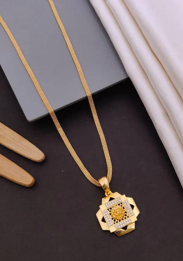 Lion_Design_Locket_Pendant_With_Chain