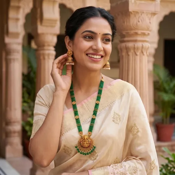Temple_Jewellery_Set_With_Pendant_And_Jhumka_Earrings