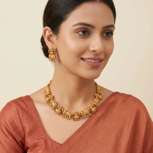 Temple_Jewellery_Set_With_Pendant_And_Earrings