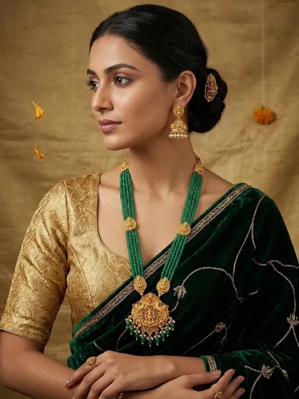 Temple_Jewellery_Set_With_Pendant_And_Jhumka_Earrings