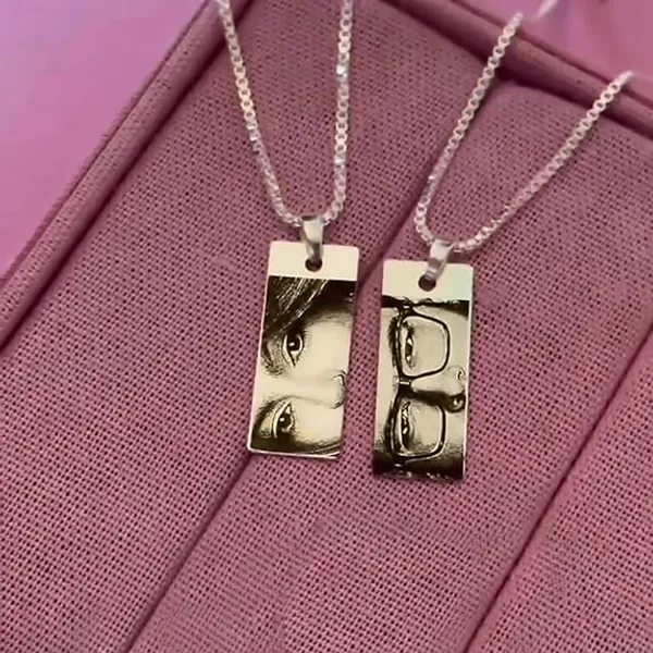 Custom_Eye_Photo_Engraved_Pendant_for_Men_&_Women