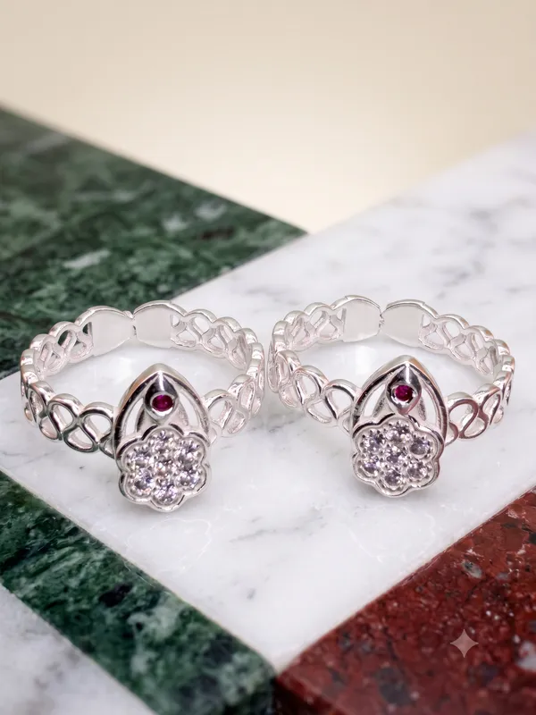 Fancy_Vedani_Women_Toe_Ring
