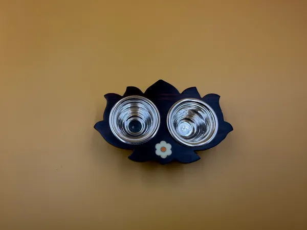 2-_1_Kumkum_Set_with_Wooden_Base