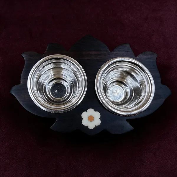 2-_1_Kumkum_Set_With_Wooden_Base