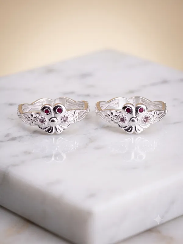 Fancy_Vedani_Women_Toe_Ring