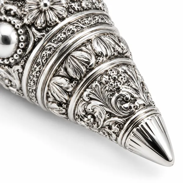 Silver-Tone_Ornate_Ganesha_Decorative_Conch_Shell
