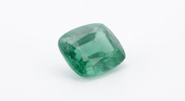 Emerald_(Panna)_Loose_Astrological_Gemstone_(Cushion)