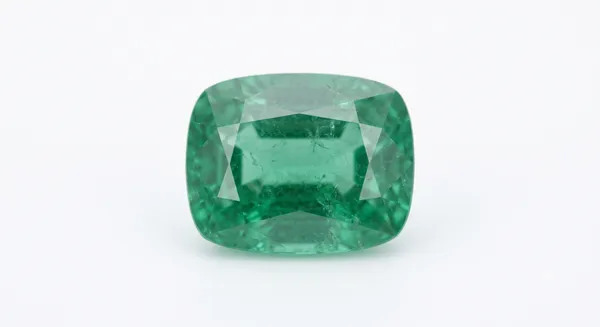 Emerald_(Panna)_Loose_Astrological_Gemstone_(Cushion)