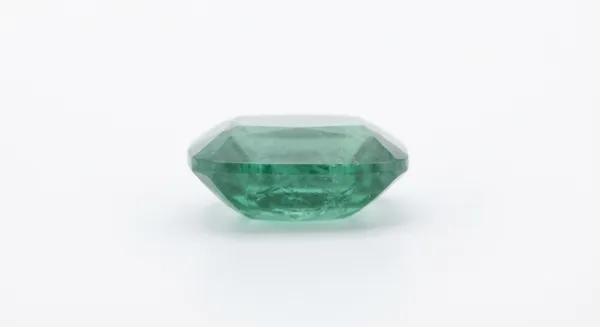 Emerald_(Panna)_Loose_Astrological_Gemstone_(Cushion)