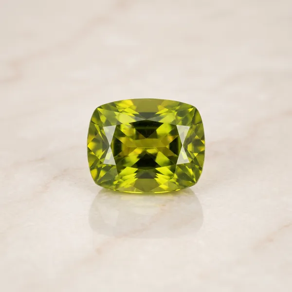 Natural_Peridot_Gemstone_Cushion_Cut_2–11_Ratti_|_World_Trust_Certified_Loose_Stone_for_Astrology,_Prosperity,_Confidence_&_Jewellery
