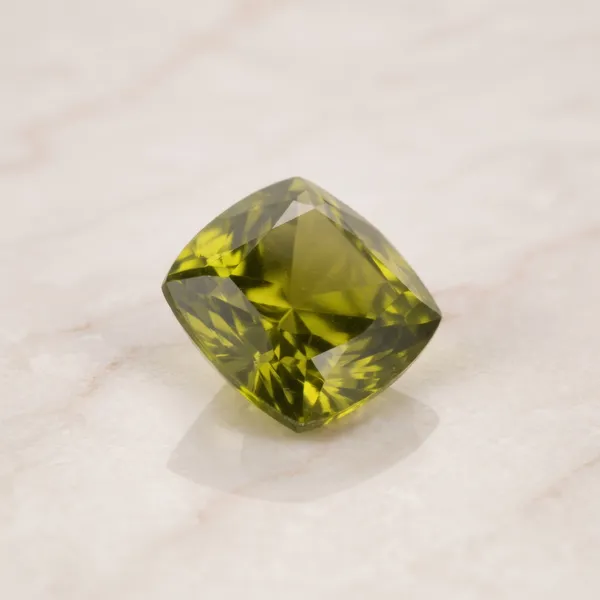 Natural_Peridot_Gemstone_Cushion_Cut_2–11_Ratti_|_World_Trust_Certified_Loose_Stone_for_Astrology,_Prosperity,_Confidence_&_Jewellery