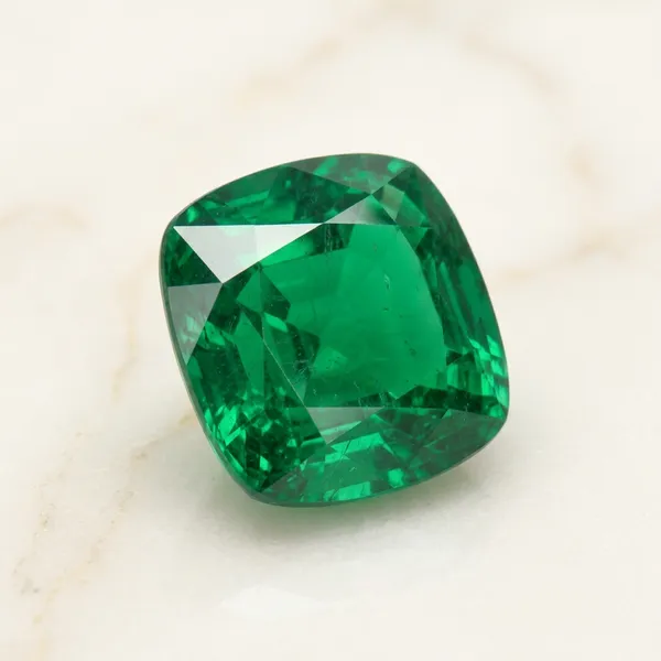 Natural_Emerald_Panna_Gemstone_Cushion_Cut_2–11_Ratti_|_World_Trust_Certified_Loose_Stone_for_Astrology,_Wisdom,_Prosperity_&_Jewellery