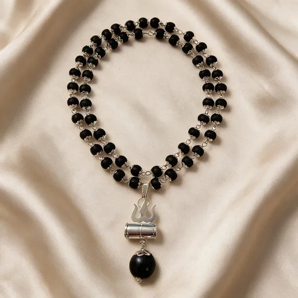 Black_Beaded_Pendant_Necklace_for_Women