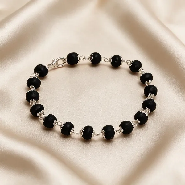 Silver_Karungali_Bracelet