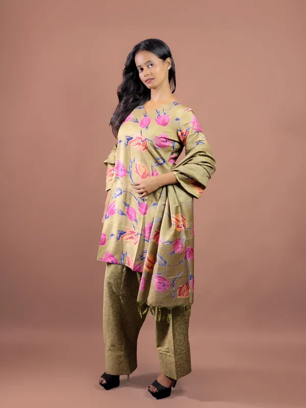 Beige_Floral_Print_Kurta_Set_for_Women
