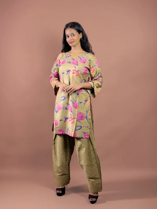Beige_Floral_Print_Kurta_Set_for_Women