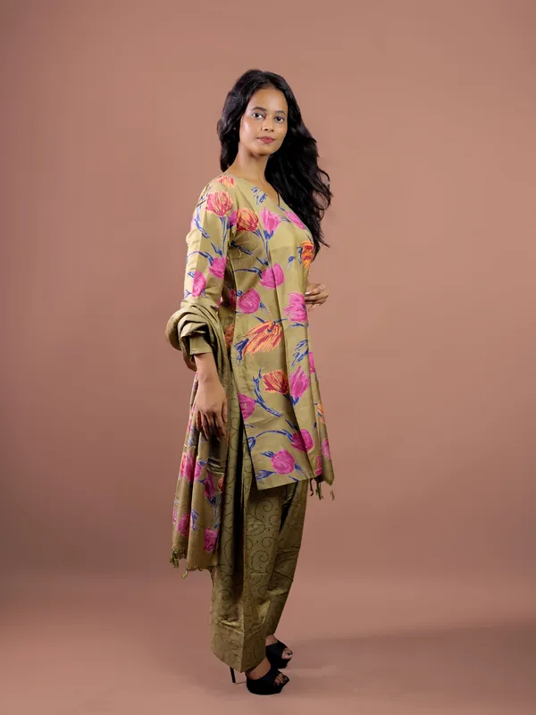 Beige_Floral_Print_Kurta_Set_for_Women
