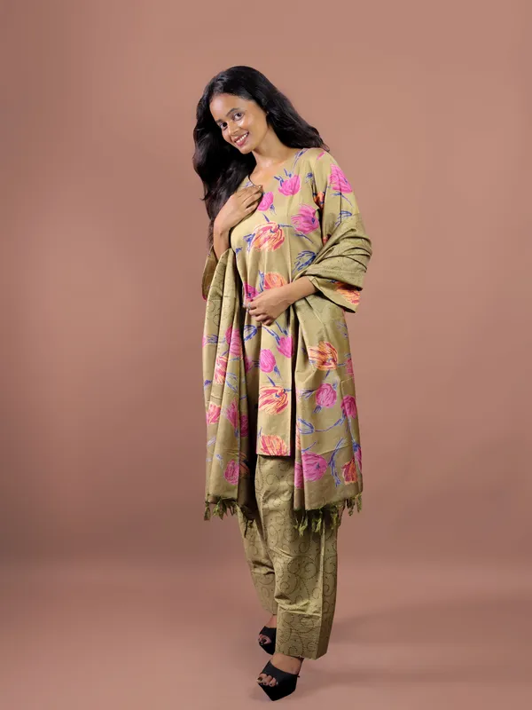 Beige_Floral_Print_Kurta_Set_for_Women