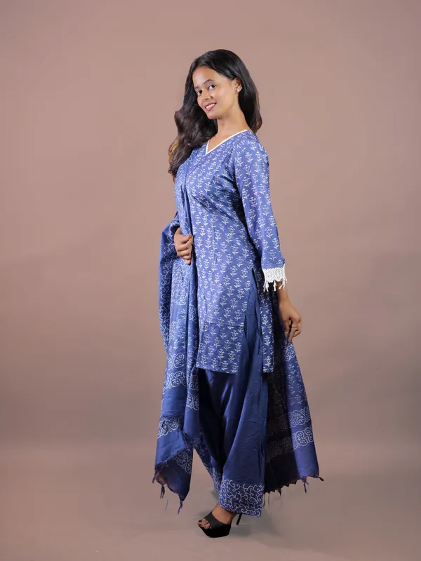 Blue_Printed_Kurta_Set_for_Women