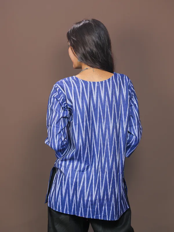 Ikatika_–_Pure_Cotton_Ikkat_Short_Kurti_|_Anukauseya