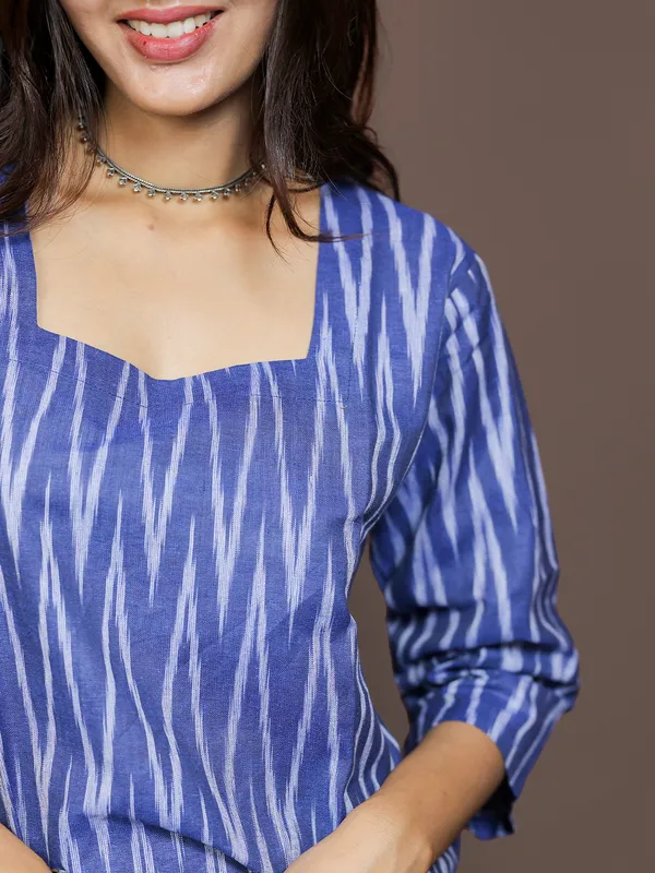 Ikatika_–_Pure_Cotton_Ikkat_Short_Kurti_|_Anukauseya
