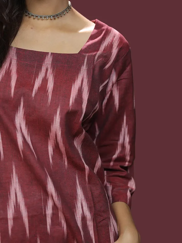 Maroon_Raaga__Ikkat_Short_Kurti