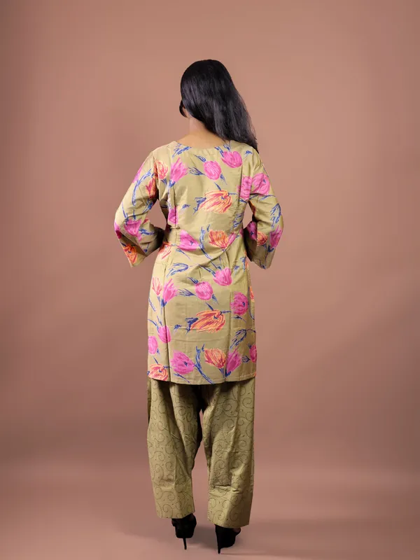Beige_Floral_Print_Kurta_Set_for_Women