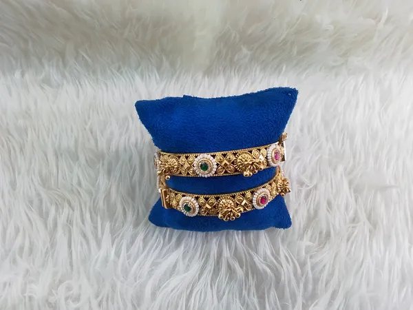 Gold_Brass_Green_Pink_Stone_Floral_Kangan_Bangle_For_Women