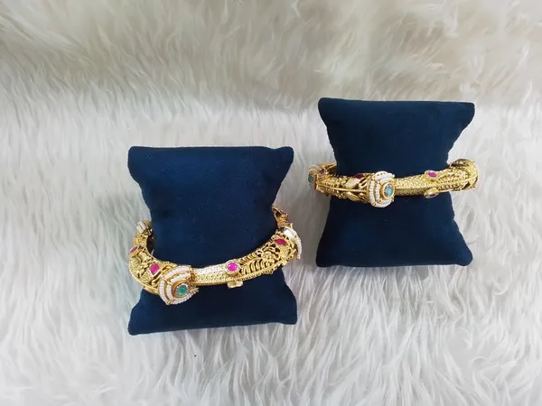 Gold_Brass_Pink_Blue_Stone_Embellished_Kangan_Bangle_Set_For_Women
