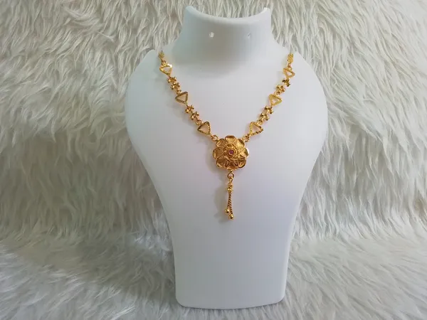 Gold_Brass_Floral_Pendant_Delicate_Necklace_For_Women