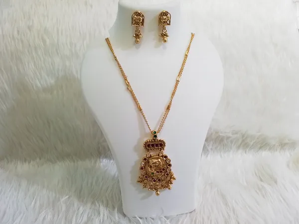 Gold_Brass_Ornate_Traditional_Pendant_Necklace_And_Earrings_Set_For_Women