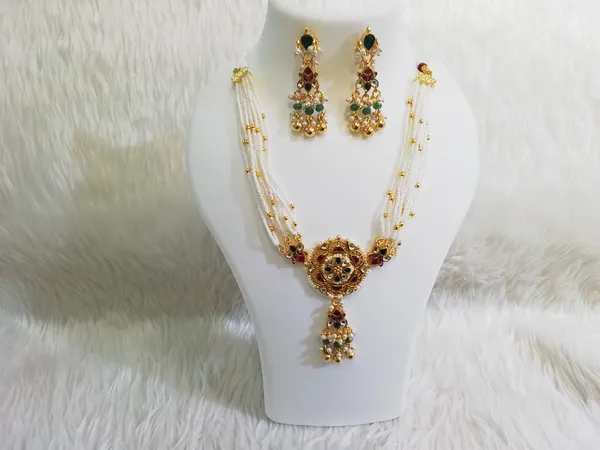 Gold_Brass_Kundan_Stone_Layered_Necklace_And_Earrings_Set_For_Women
