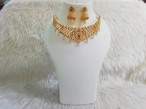 Gold_Brass_Lattice_Pink_Accent_Necklace_And_Earrings_Set_For_Women